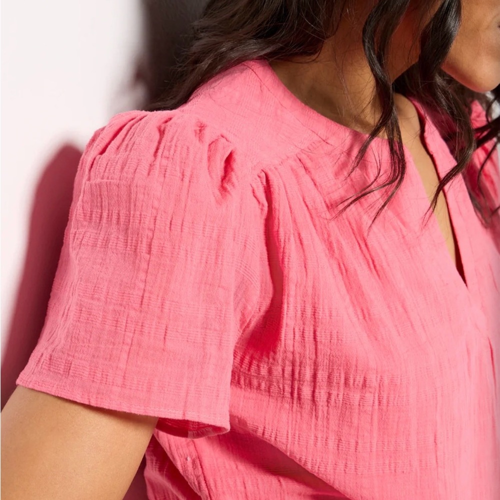 Shelby Textured Split Neck Top XL Sun-kissed coral
Evereve - Picture 2 of 13